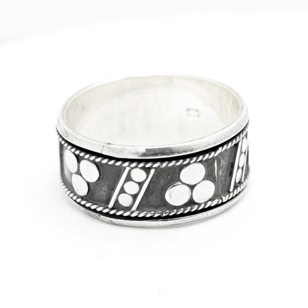 Silver jewelry ring unique design